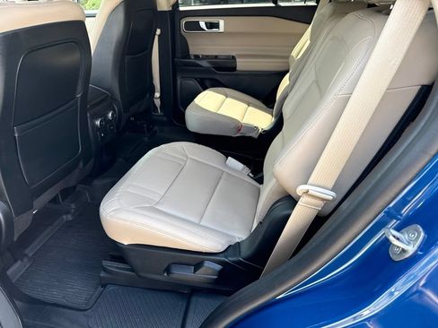 Used 2020 Ford Explorer XLT w/ Equipment Group 202A RWD image 16