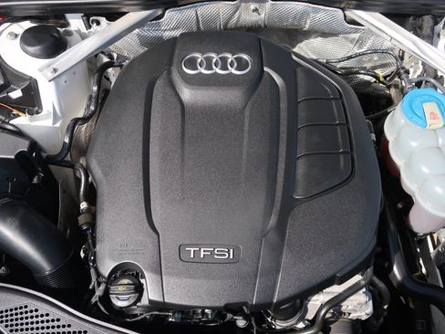 Used 2017 Audi A4 2.0T Premium FWD image 38