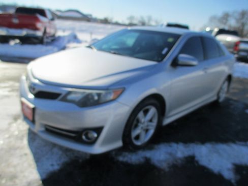 Used 2013 Toyota Camry SE image 8