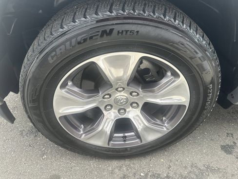 Used 2022 RAM 1500 Laramie AWD/4WD image 37