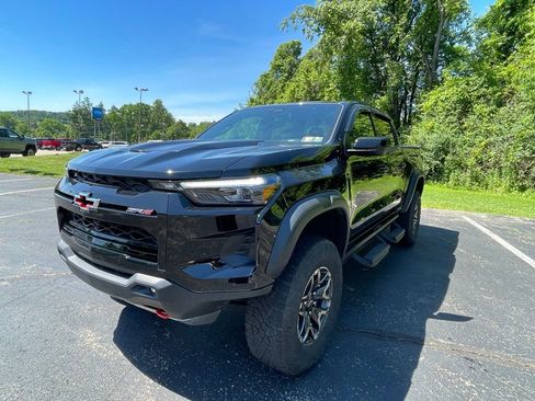 Certified 2024 Chevrolet Colorado ZR2 w/ Technology Package AWD/4WD image 7