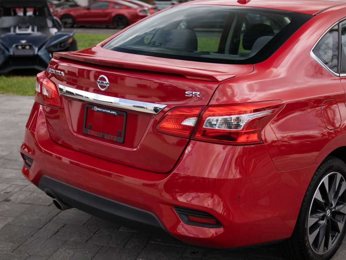 Used 2019 Nissan Sentra SR FWD image 12