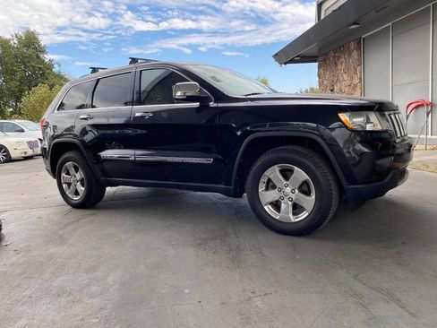Used 2013 Jeep Grand Cherokee Limited w/ Luxury Group II image 34
