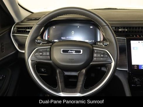 Used 2023 Jeep Grand Cherokee Limited AWD/4WD image 6