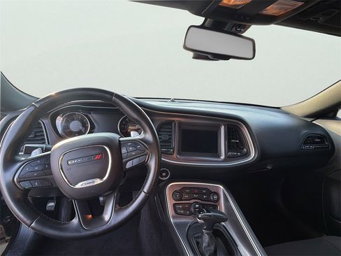 Used 2018 Dodge Challenger SXT w/ Driver Convenience Group image 4
