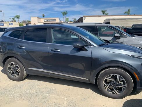 Used 2024 Kia Sportage LX FWD image 4