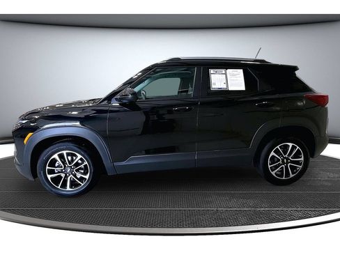 Used 2025 Chevrolet TrailBlazer LT FWD image 16