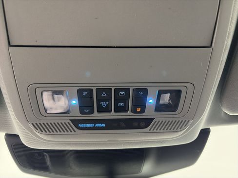 Used 2022 Ford Explorer XLT w/ Equipment Group 202A image 33