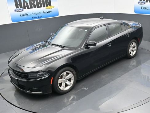 Used 2015 Dodge Charger SXT image 22