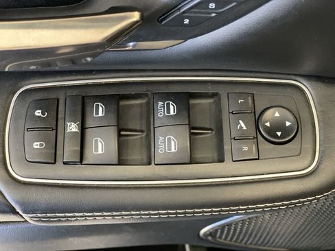 Used 2020 RAM 1500 Limited w/ Body-Colour Bumper Group image 16