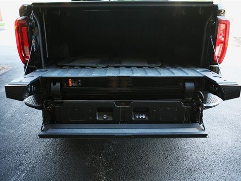 Used 2022 GMC Sierra 1500 AT4 w/ AT4 Premium Package AWD/4WD image 10