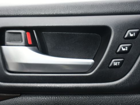 Used 2017 Toyota Highlander Limited Platinum image 14