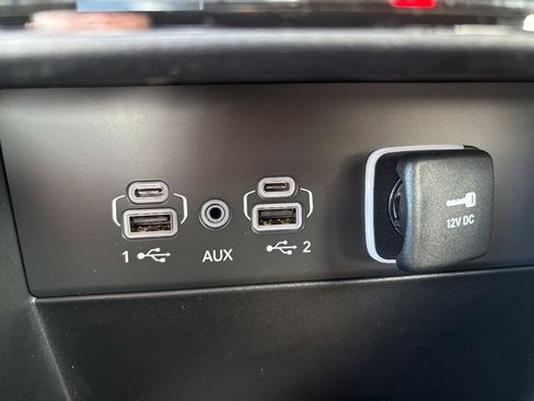 New 2025 Jeep Grand Cherokee Limited w/ Black Appearance Package image 15