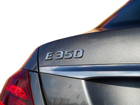 Used 2020 Mercedes-Benz E 350 4MATIC Sedan w/ Parking Assistance Package image 12