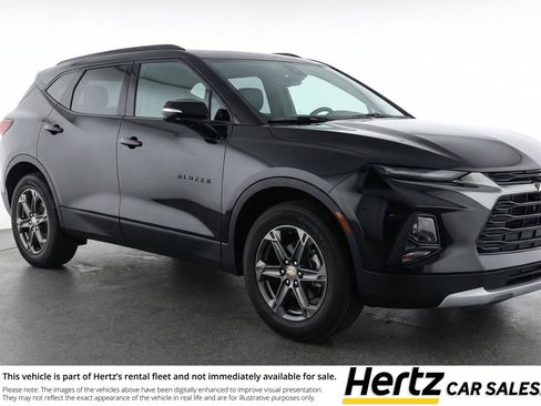 Used 2025 Chevrolet Blazer LT FWD image 1