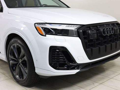 Used 2025 Audi Q7 3.0T Prestige AWD/4WD image 37
