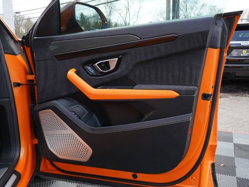 Used 2022 Lamborghini Urus image 66