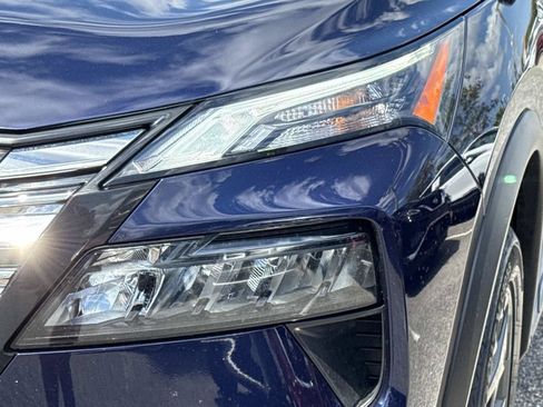 Certified 2024 Nissan Rogue SV FWD image 10
