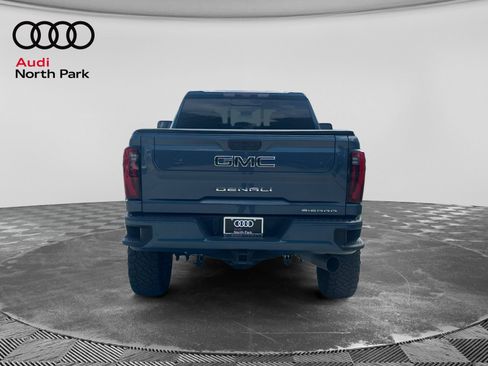 Used 2025 GMC Sierra 2500 Denali w/ Denali Reserve Package AWD/4WD image 4