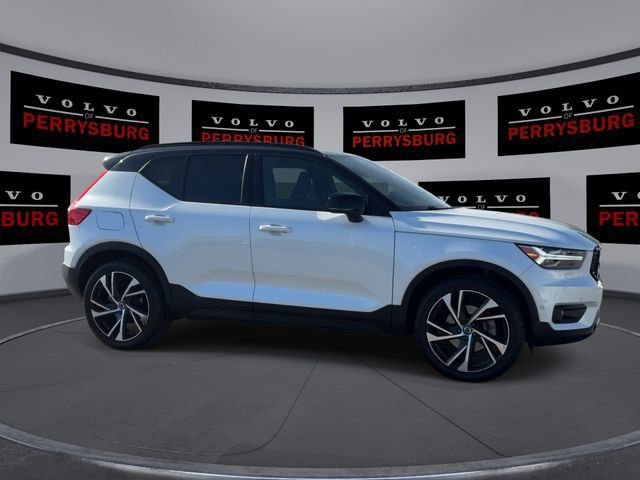 Used 2020 Volvo XC40 T5 R-Design w/ Protection Package AWD/4WD image 9