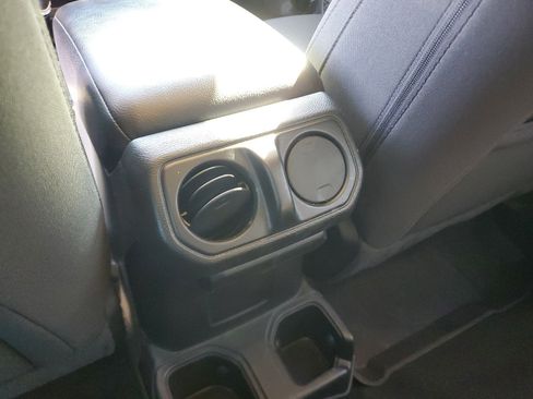 Used 2022 Jeep Wrangler Sport S image 10