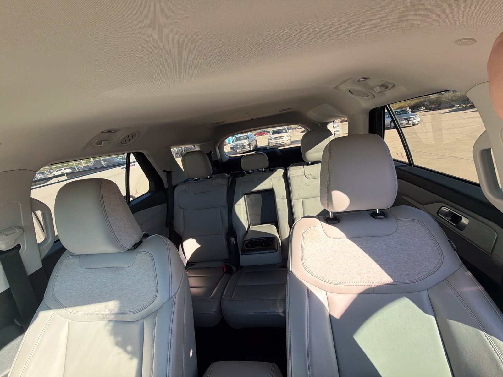 Used 2025 Ford Explorer Active w/ Active Comfort Package RWD image 16