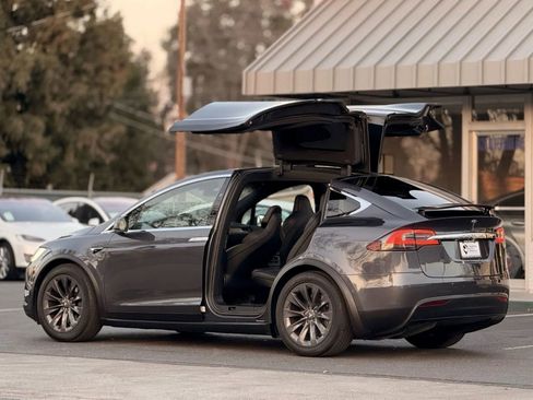 Used 2018 Tesla Model X 100D image 7