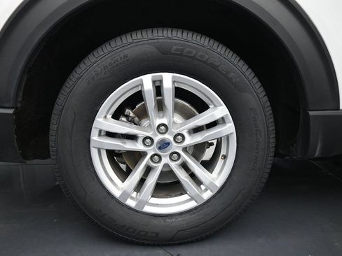 Used 2020 Ford Explorer XLT w/ Class III Trailer Tow Package AWD/4WD image 10