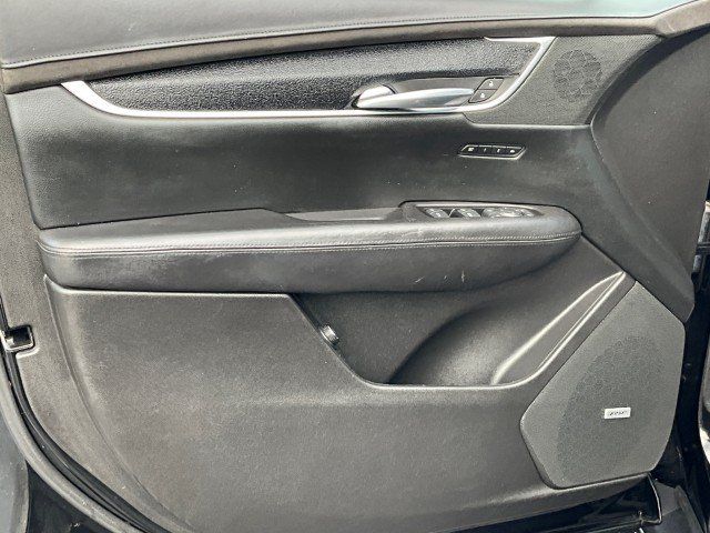Used 2018 Cadillac XT5 Platinum w/ Driver Assist Package AWD/4WD image 32