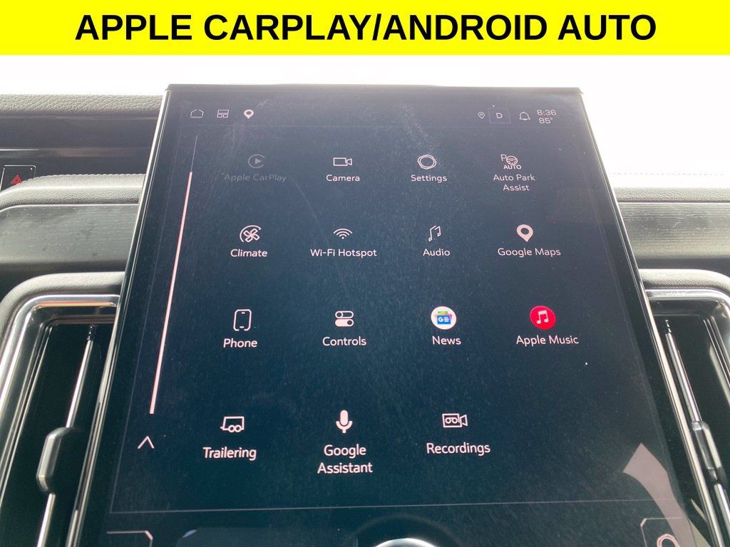 Used 2025 GMC Yukon Denali AWD/4WD image 13