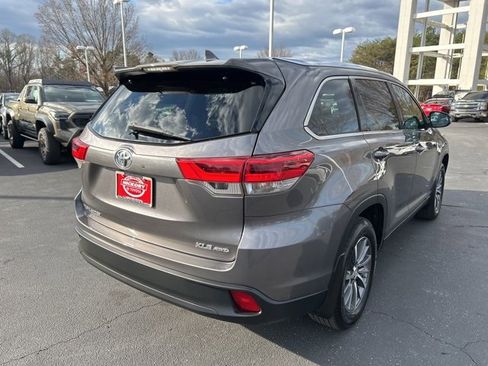 Used 2019 Toyota Highlander XLE image 5