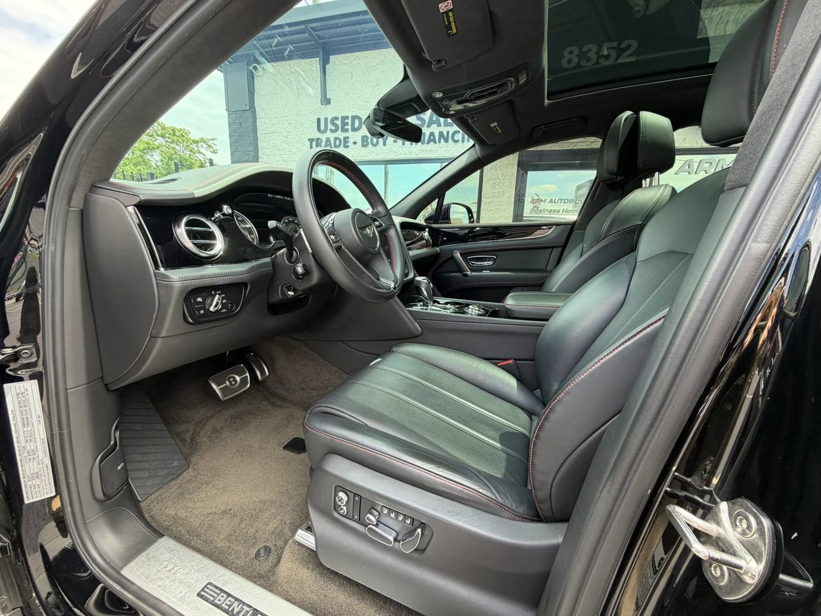 Used 2020 Bentley Bentayga AWD/4WD image 53