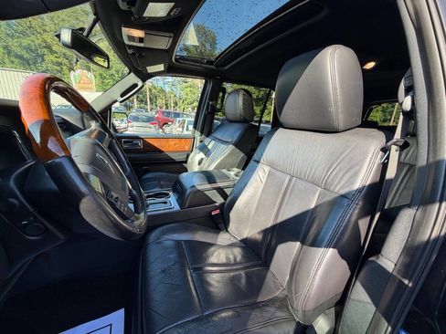 Used 2015 Lincoln Navigator 2WD image 20