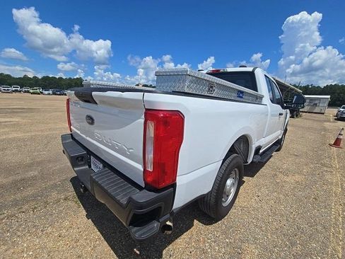 Used 2024 Ford F250 XL RWD image 3