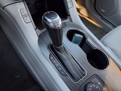 Used 2019 GMC Acadia SLT image 11