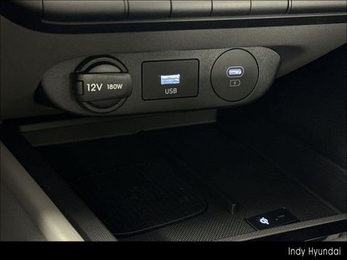 Certified 2025 Hyundai Elantra Sport FWD image 29