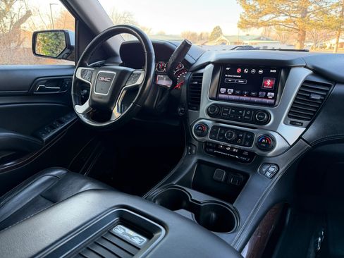 Used 2016 GMC Yukon SLT w/ HD Trailering Package image 29