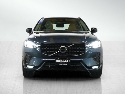 Used 2023 Volvo XC60 B5 Ultimate w/ Climate Package image 8