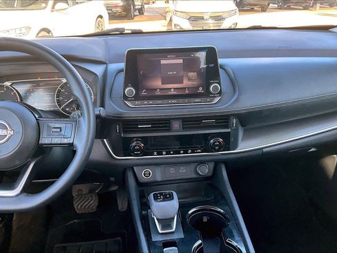 Used 2023 Nissan Rogue SV image 7