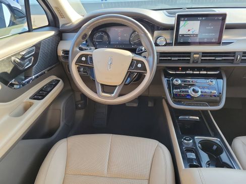 Used 2022 Lincoln Corsair AWD w/ Premium Package image 14