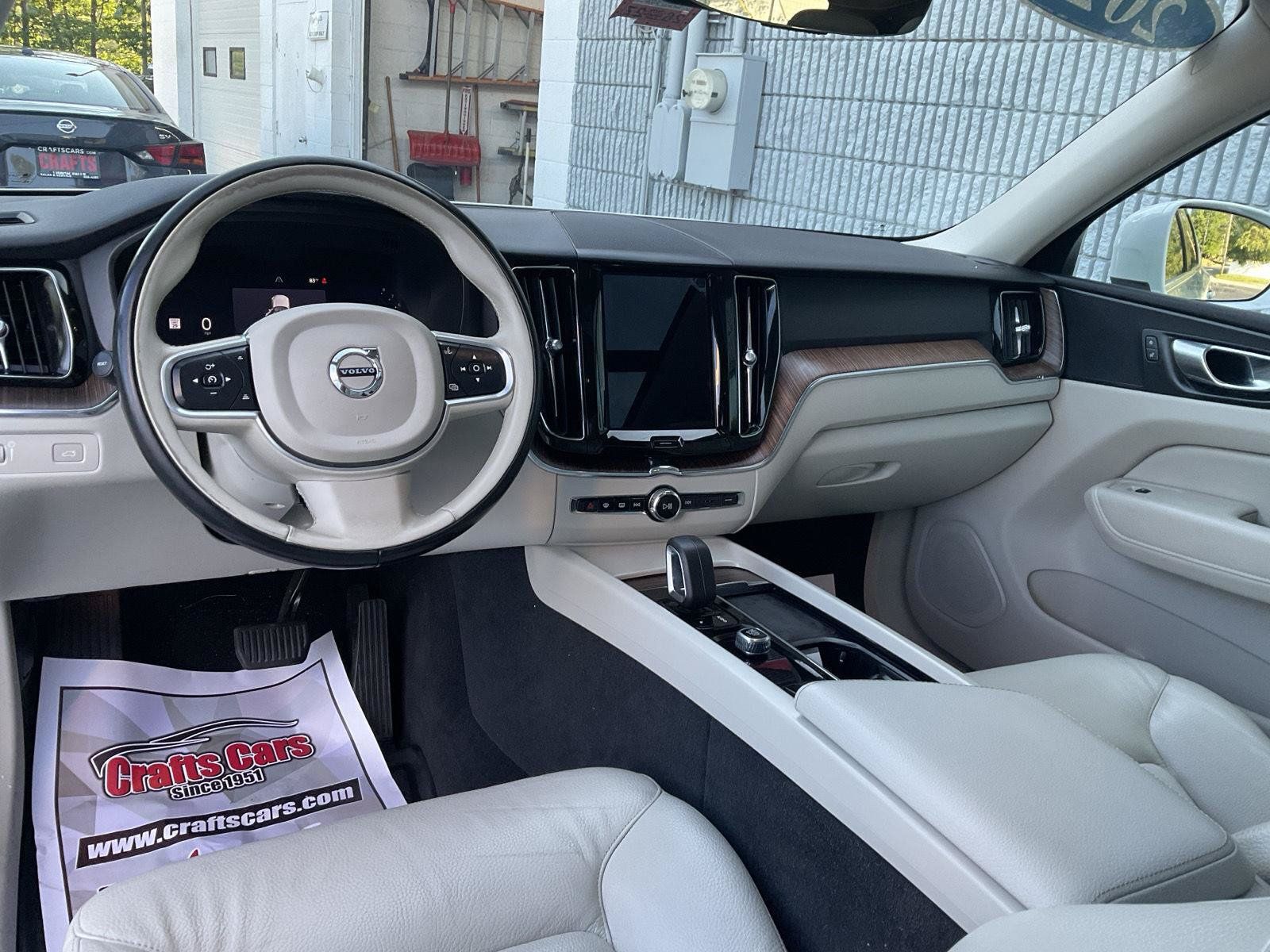 Used 2022 Volvo XC60 B5 Momentum AWD/4WD image 10