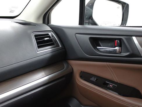 Used 2017 Subaru Outback 3.6R Touring w/ Popular Package #5A image 36