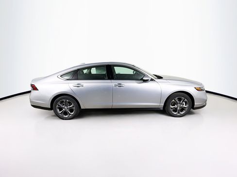 New 2025 Honda Accord EX-L image 2