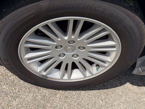 Used 2009 Chrysler 300 Touring RWD image 28