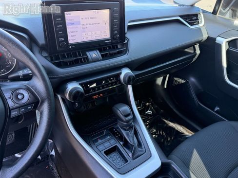 Used 2021 Toyota RAV4 LE w/ Carpet Mat Package (TMS) image 24