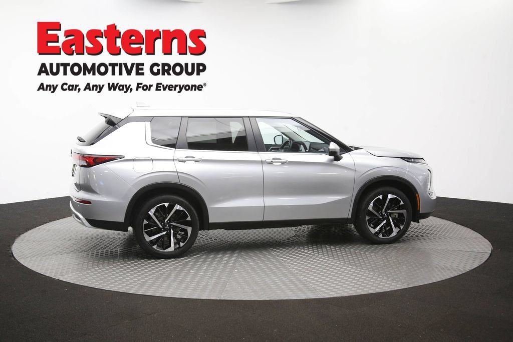 Used 2024 Mitsubishi Outlander SE FWD image 44