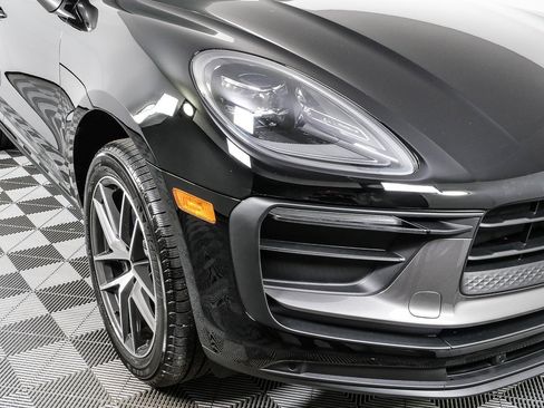 New 2026 Porsche Macan Turbo image 39