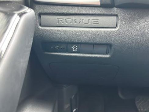 Certified 2025 Nissan Rogue S FWD image 28