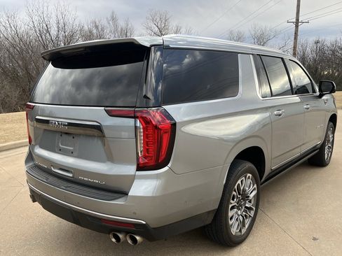 Used 2023 GMC Yukon XL Denali Ultimate image 3