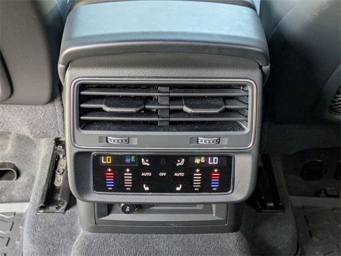 Used 2023 Audi Q7 3.0T Prestige image 23